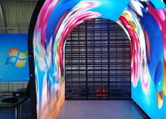 Personalizado dê forma ao fundo curvado interior do corredor da tela do diodo emissor de luz do RGB